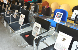 Besichtigen Sie hochwertige stapelbare Stühle in der Ausstellung Hannover