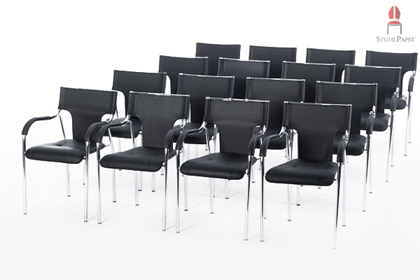 Schwarze Grossraumbestuhlung stapelbare Sitzmöbel Kunstleder mit Armlehnen für Hallenbestuhlung und Festsaalbestuhlung Messen und Kantinen